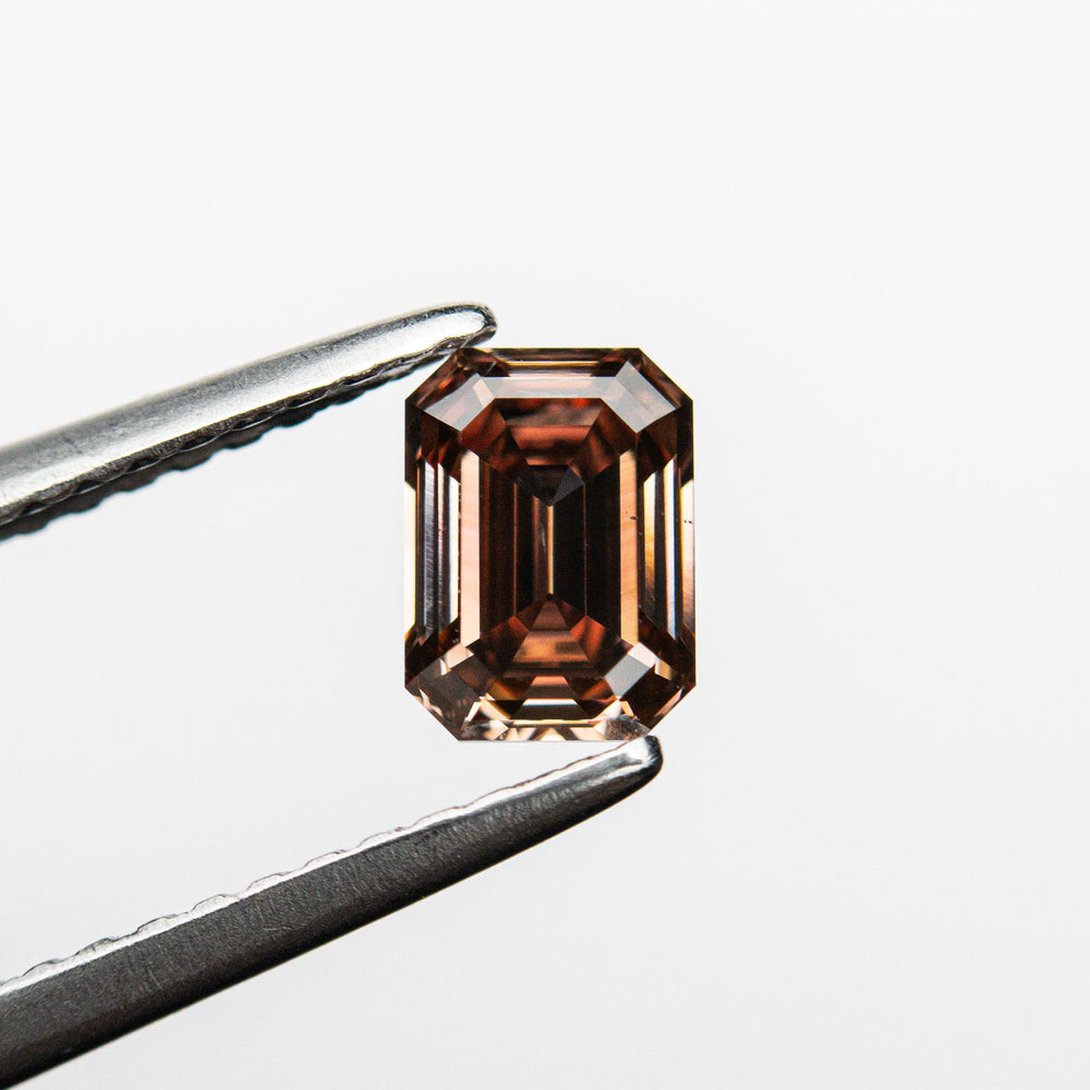 
            
                Load image into Gallery viewer, 0.70ct 5.73x4.18x2.92mm GIA VS2 Fancy Brown-Pink Cut Corner Rectangle Step Cut 🇦🇺 24138-01
            
        