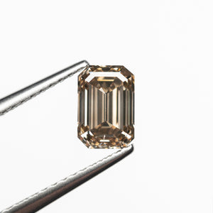 
            
                Load image into Gallery viewer, 1.02ct 6.47x4.39x3.41mm SI1 C6 Cut Corner Rectangle Step Cut 20705-40
            
        