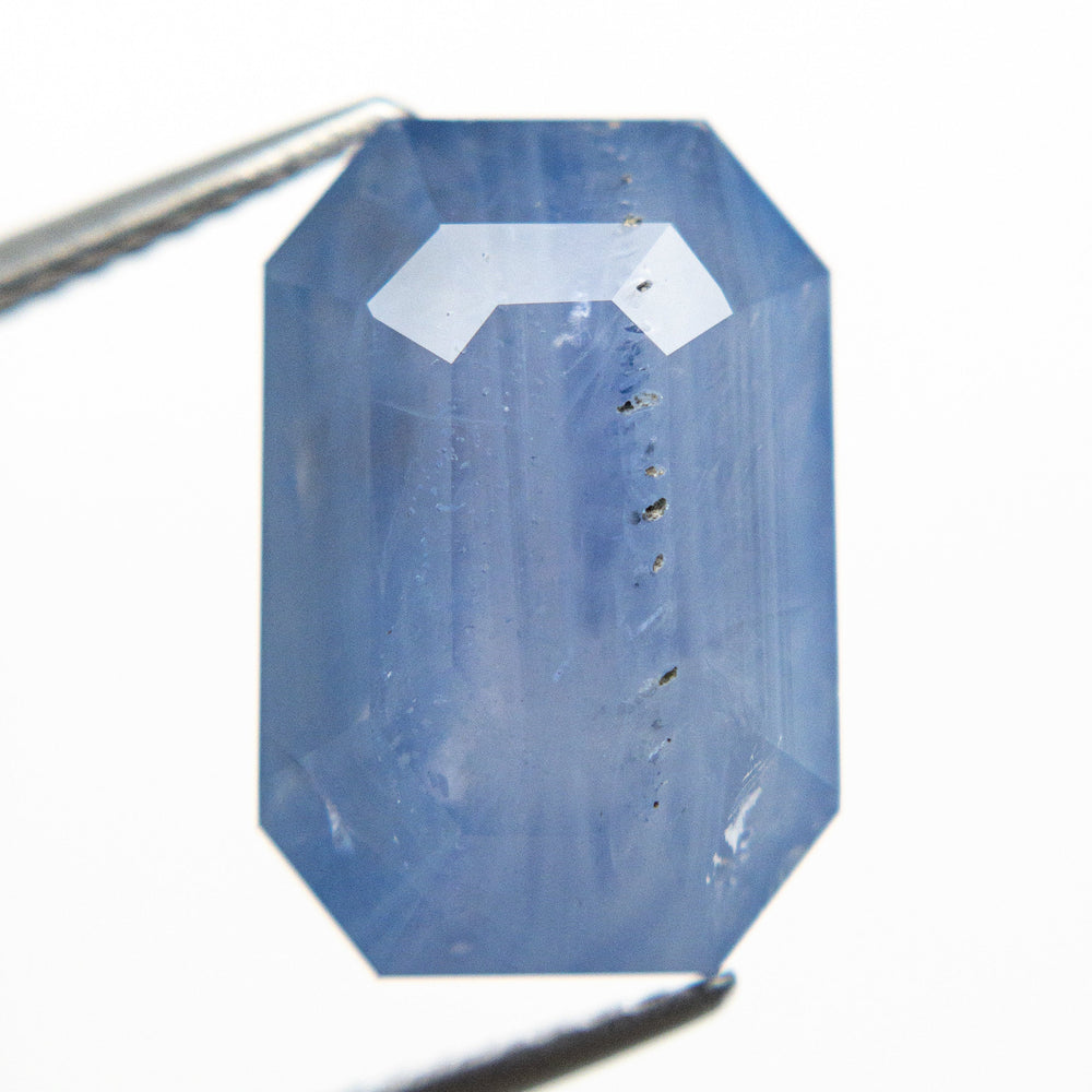 
            
                Load image into Gallery viewer, 10.75ct 14.13x9.46x7.38mm Cut Corner Rectangle Step Cut Sapphire 21995-01
            
        