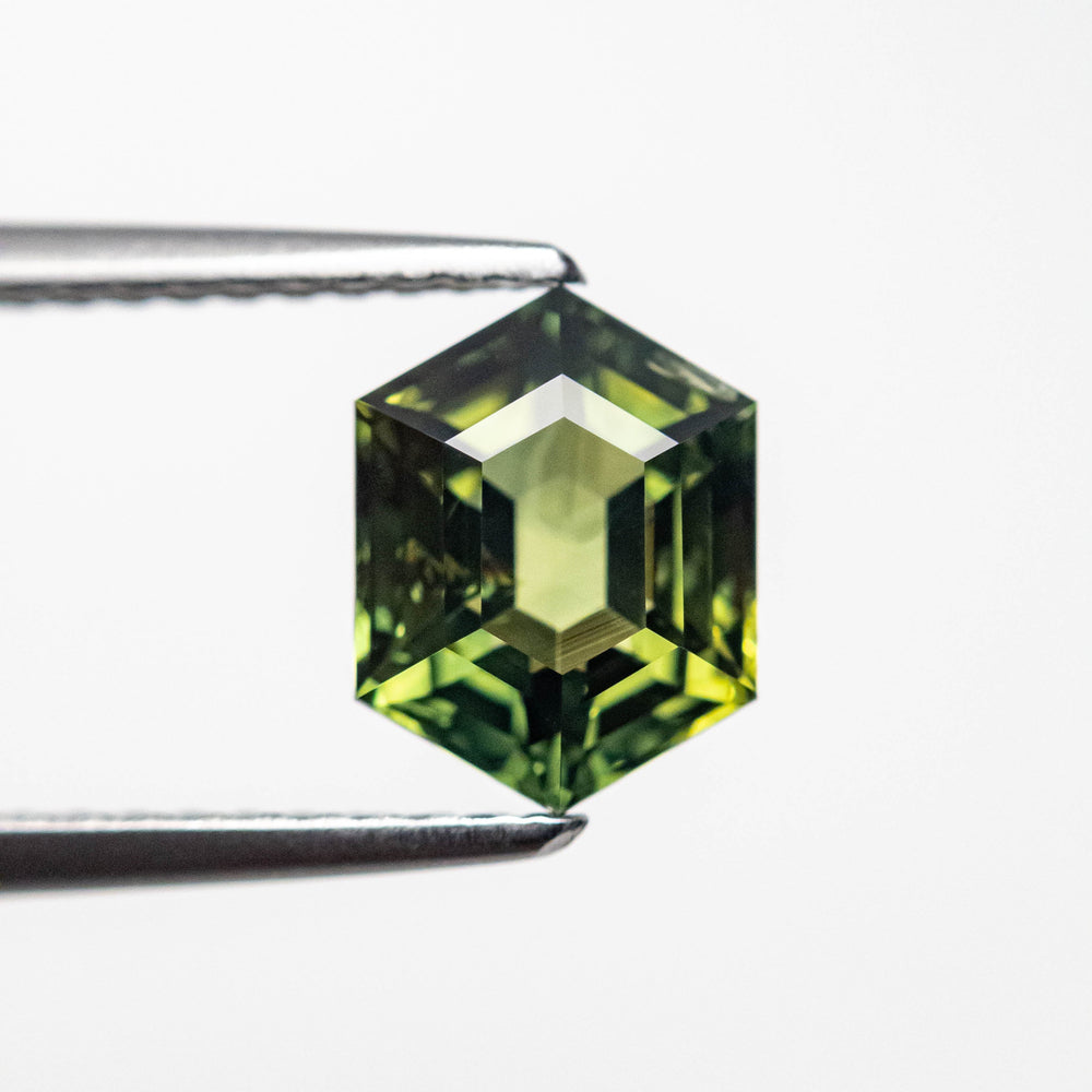 
            
                Load image into Gallery viewer, 1.81ct 7.85x5.87x4.51mm Hexagon Step Cut Sapphire 22312-09
            
        