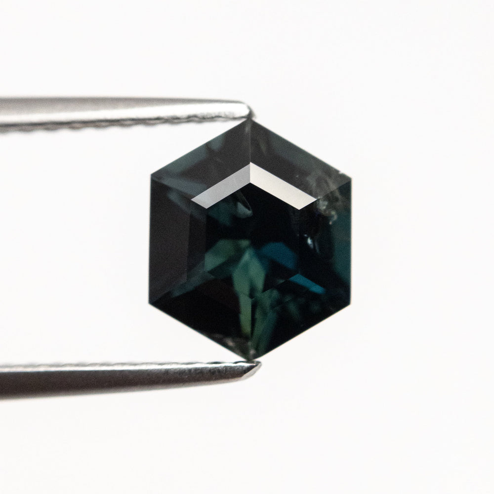 
            
                Load image into Gallery viewer, 1.54ct 8.03x6.67x4.12mm Hexagon Step Cut Sapphire 22314-04
            
        