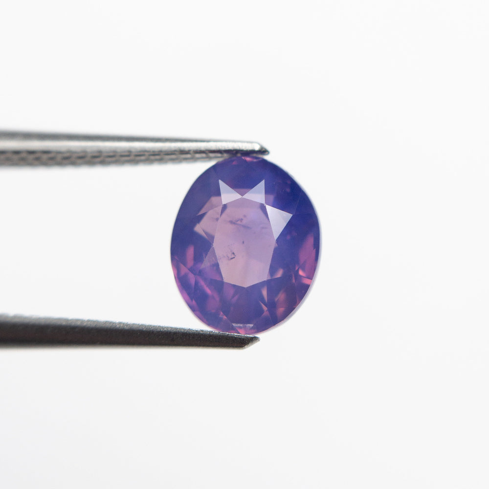 
            
                Load image into Gallery viewer, 1.56ct 7.15x5.96x4.10mm Oval Brilliant Sapphire 22602-01
            
        