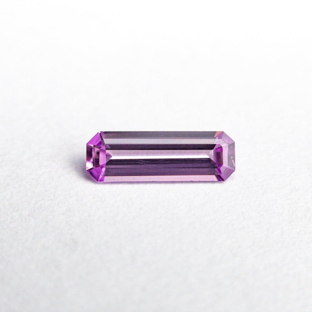 
            
                Load image into Gallery viewer, 0.36ct 7.78x2.65x1.60mm Cut Corner Rectangle Step Cut Sapphire 23102-01
            
        