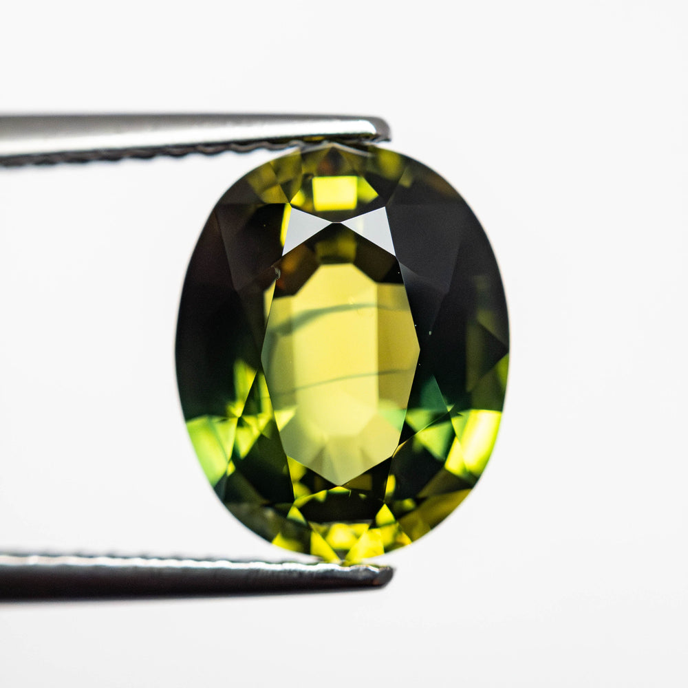 
            
                Load image into Gallery viewer, 3.49ct 10.24x8.26x4.72mm Oval Brilliant Sapphire 23434-04
            
        