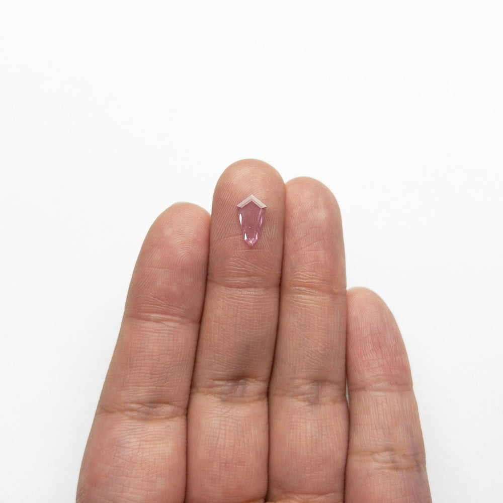 
            
                Load image into Gallery viewer, 0.51ct 10.30x5.96x0.87mm Kite Portrait Cut Sapphire 22894-01
            
        
