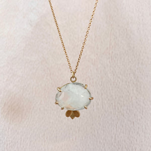 
            
                Load image into Gallery viewer, Moonstone Flora Necklace
            
        