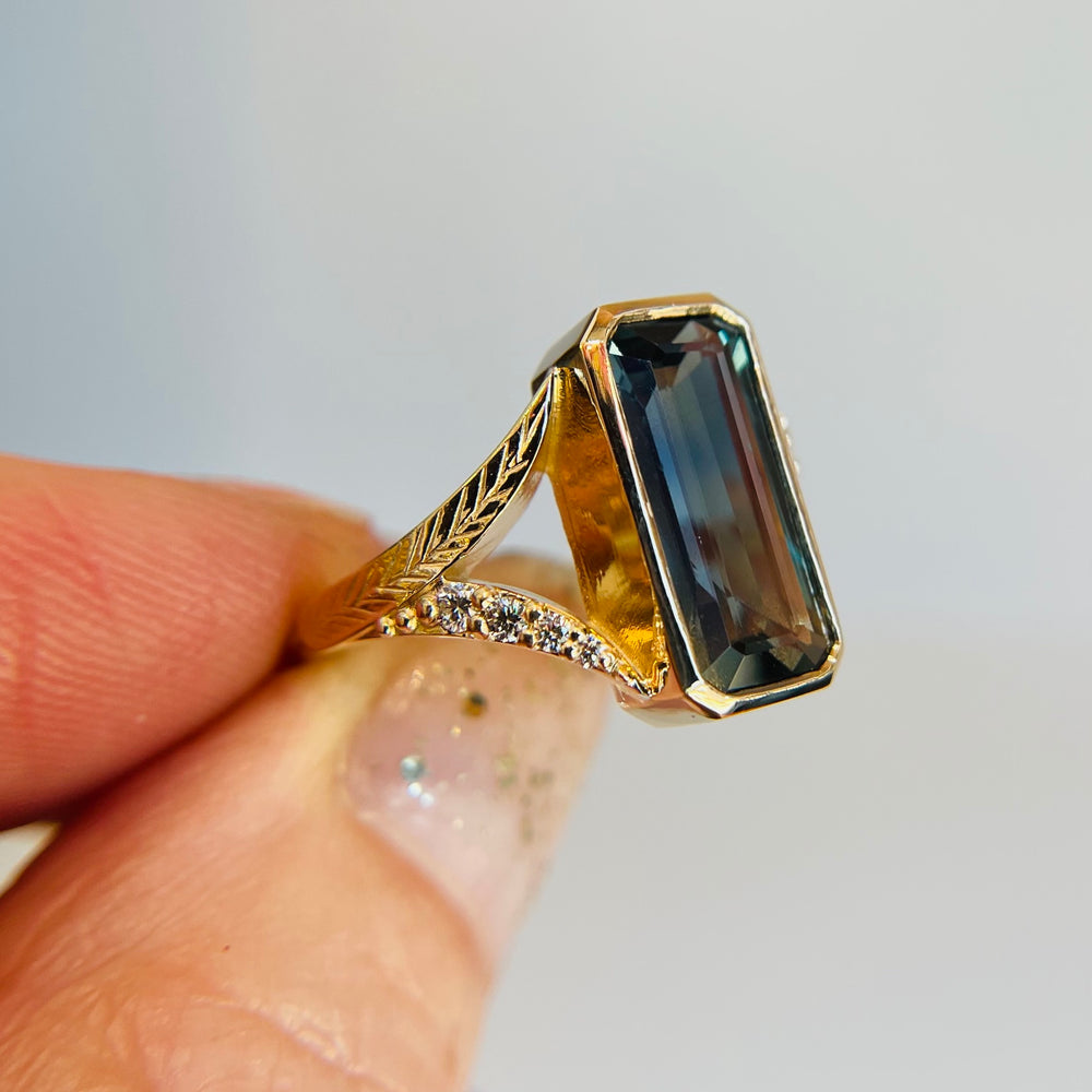 
            
                Load image into Gallery viewer, Fulton Sapphire Ring
            
        